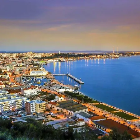 Casa Da Avenida I * Setubal